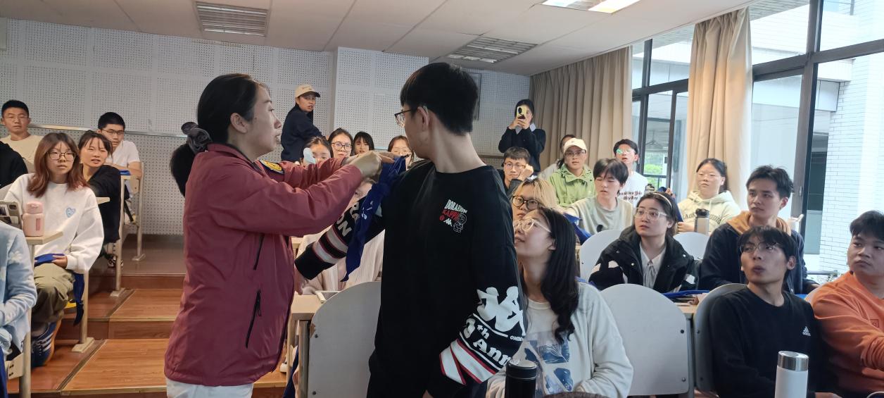 D:/1.公众培训/2024年公众资料/2.科普/10月/180.重庆大学研究生2024.10.31/照片/b243dd842f108d45d4d35f02e19408f.jpgb243dd842f108d45d4d35f02e19408f