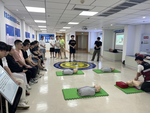 D:/1.公众培训/2025年公众资料/2.科普/206.重庆大学研究生急救知识与技能培训6.3/重庆大学研究生急救知识与技能培训照片6.3/a94ae43008ba72648e8dd4cc5862b74.jpga94ae43008ba72648e8dd4cc5862b74